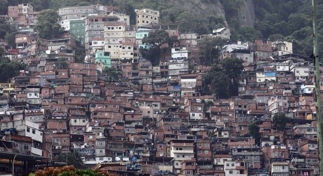 Os sete homens identificados tinham entre 18 e 45 anos