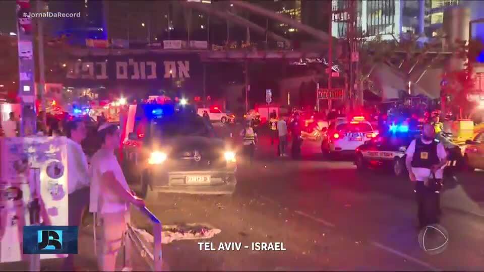 Míssil iraniano atinge prédio em Israel e deixa pelo menos 63 feridos