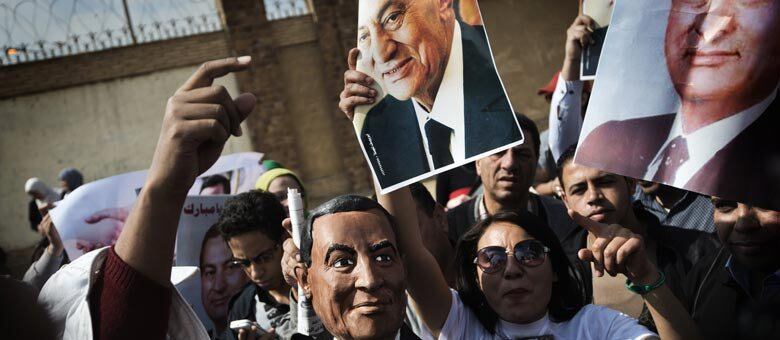 Mubarak está sendo processado pela morte de manifestantes durante a revolução que o derrubou em 2011