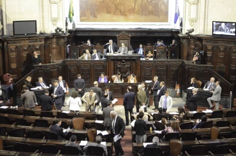 Texto foi aprovado com 49 votos favoráveis a dez