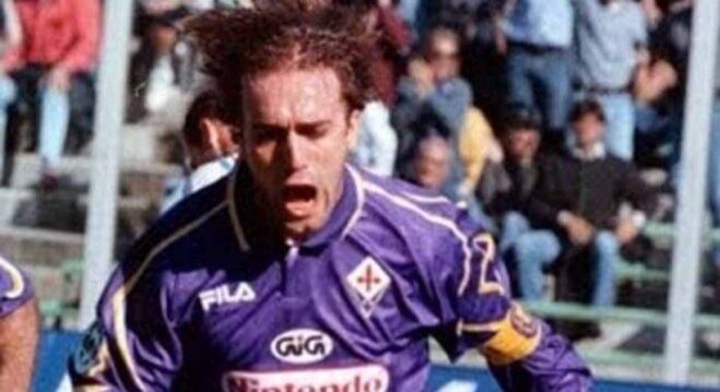 Segundo maior artilheiro da história da seleção argentina e ídolo da Fiorentina, Gabriel Batistuta foi um dos maiores atacantes da Argentina. Em toda sua carreira, marcou 238 gols em 430 jogos, por clubes. Com a camisa da Viola nunca disputou a Liga dos Campeões. Conquistou o Campeonato Italiano com a Roma, em 2000/01, mas foi eliminado nas oitavas de final com o clube da capital