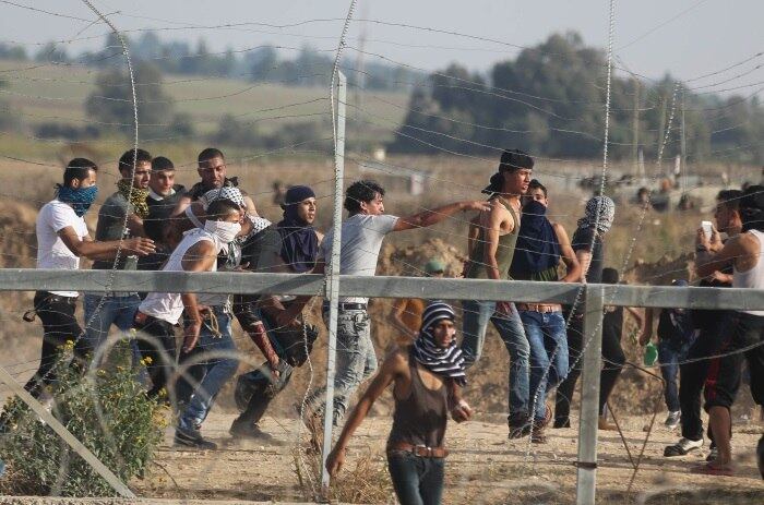 Jovens estariam sendo estimulados por grupos radicais a atacarem israelenses