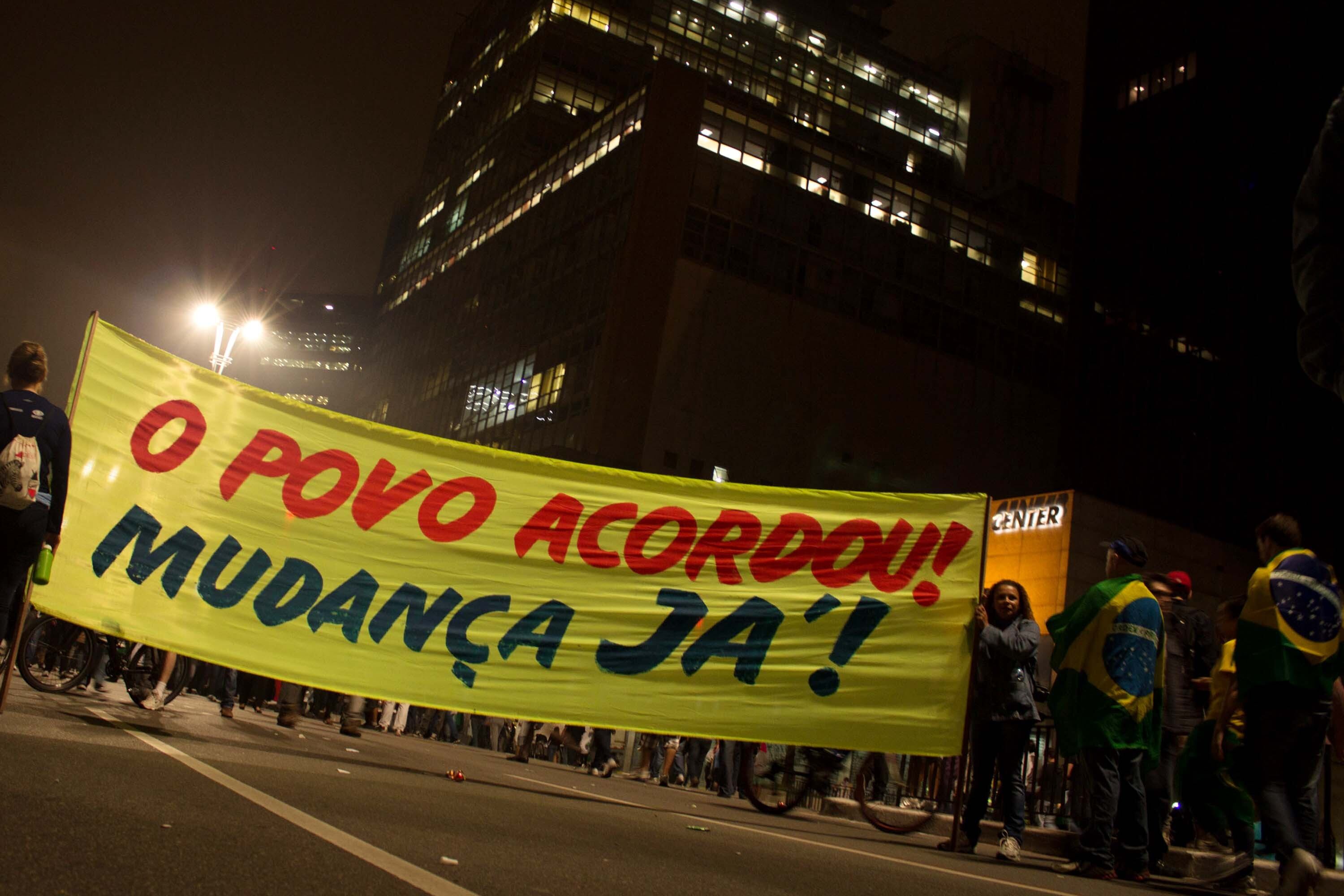 Manifestações que tomaram o Brasil pedem mudanças