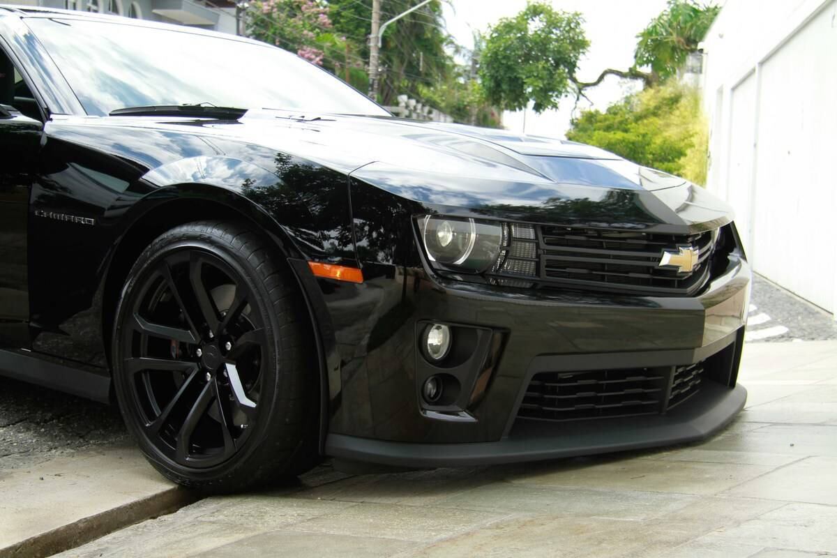 Como todo esportivo, o ZL1 também sofre com sua natureza endiabrada. Baixo, o para-choque exige o máximo de atenção em valetas, lombadas e rampas

Leia a avaliação completa do modelo

Saiba tudo sobre carros! Acesse R7.com/carros
