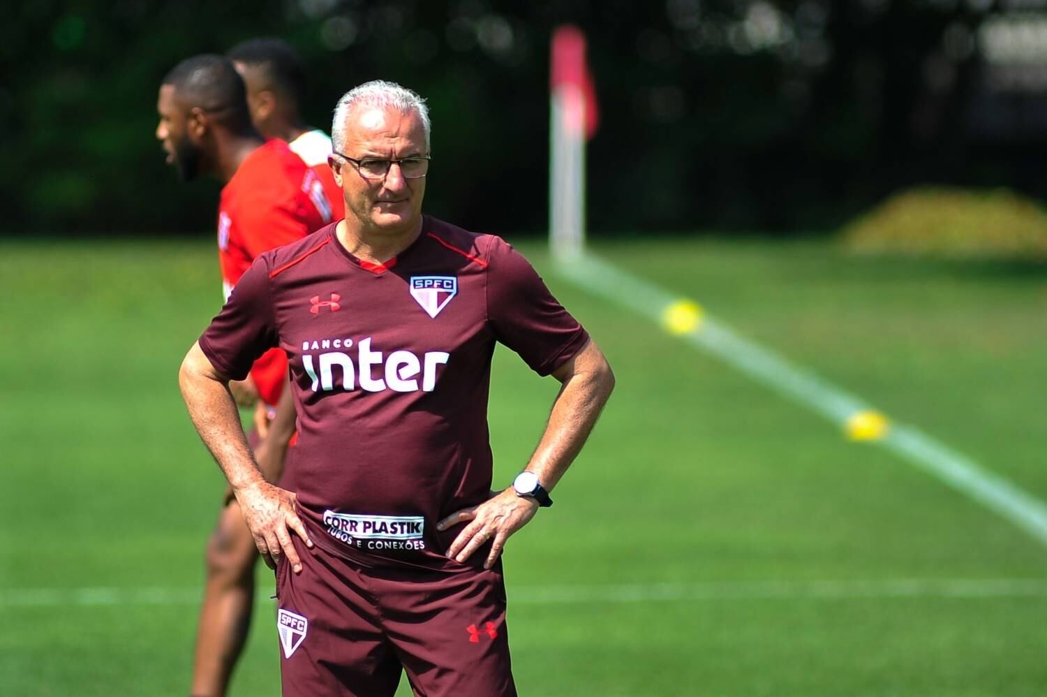 Leco, atual presidente do São Paulo, garantiu a permanência de Dorival em entrevista ao R7