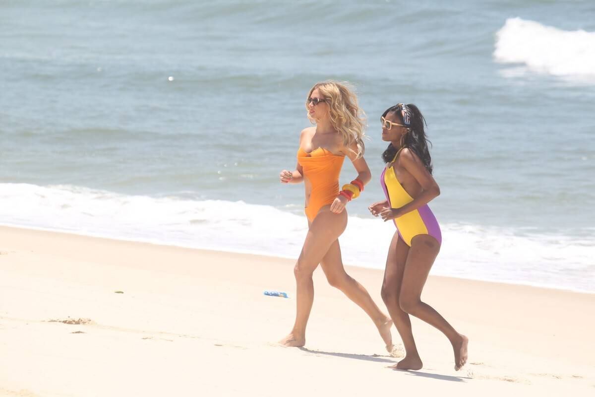 Fiorella Mattheis vira musa em clique musical de Diogo Nogueira