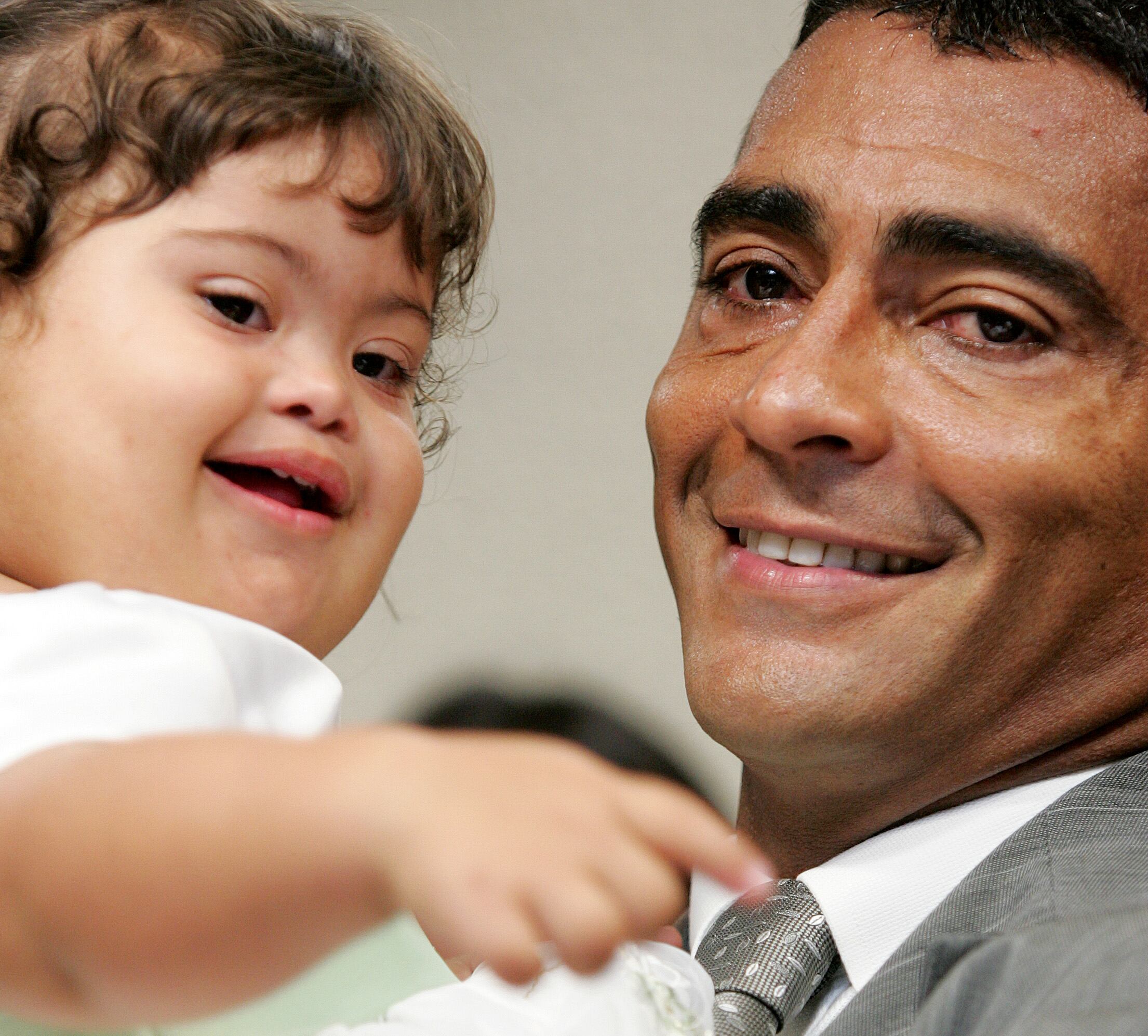 No primeiro mandato como deputado, Romário foi autor de uma indicação que sugere incluir os cuidadores de pessoas com deficiência na CBO (Classificação Brasileira de Ocupações) e fez um requerimento para a realização de sessão solene em homenagem ao Dia Internacional da Síndrome de Down. A filha do deputado é portadora da síndrome. Leia mais