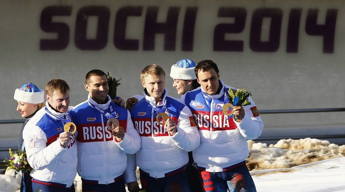 A última medalha de ouro da Rússia veio da equipe de bobsled masculino

Da esquerda para a direita, Alexander Zubkov, Alexey Negodaylo, Dmitry Trunenkov e Alexey Voevoda
