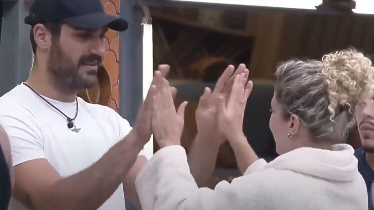 Na cozinha da sede, Babi e Shay relembraram algumas brincadeiras da infância, como guerra de dedinho e jogos com a palma da mão. Iran entrou na conversa e mostrou as suas favoritas da época de criança 