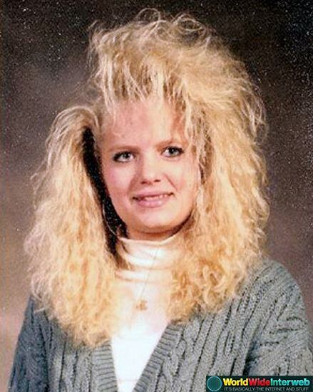 O prêmio de melhor penteado vai pro cabeleireiro Moisés que repartiu muito mais que o Mar Vermelho