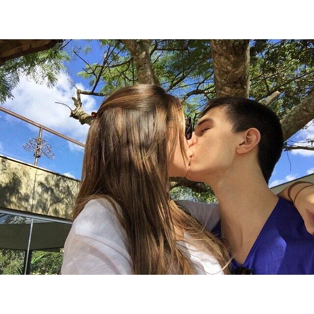 Nas publicações os seguidores torcem pelo casal e postam mensagens carinhosas.

— Lindos, toda felicidade do mundo!