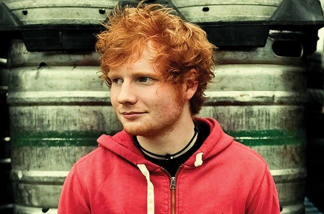 O nome de maior sucesso que teve
sua música divulgada pela Activision foi o britânico Ed Sheeran, ídolo pop.
Sua música Sing, confirmada para o game, ficou em primeiro lugar nas paradas de
mais de oito países no mundo inteiro, e seu vídeo oficial no YouTube já tem
mais de 114 milhões de visualizações