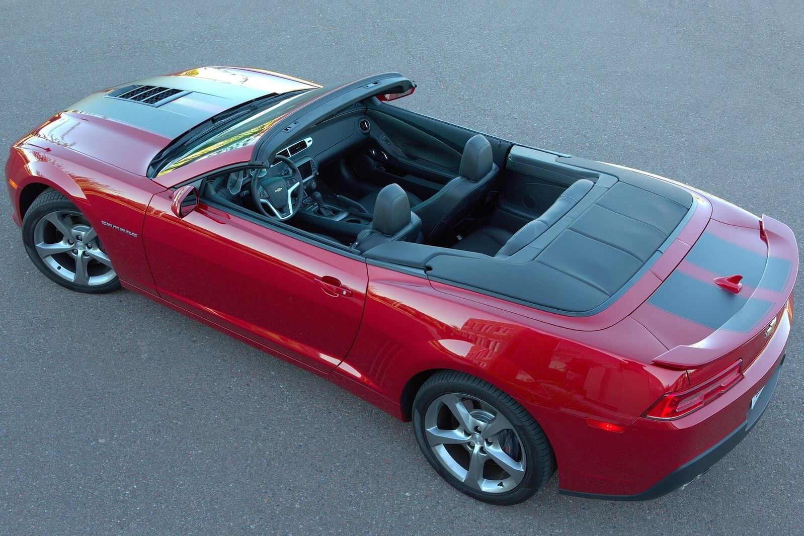 O novo Camaro traz, por exemplo, rodas de liga leve enormes de 20 polegadas

Saiba tudo sobre carros! Acesse www.r7.com/carros
