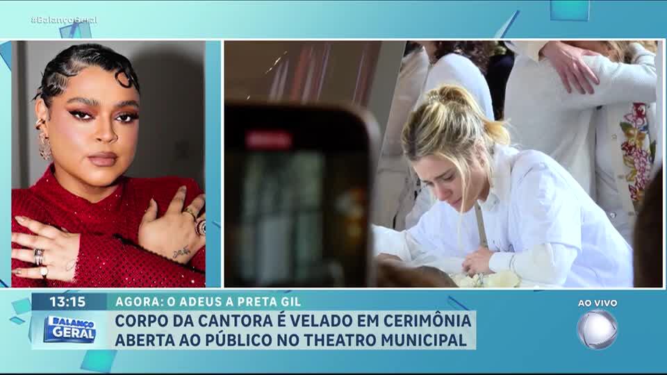 Carolina Dieckmmann se despede de Preta Gil durante velório no Rio de Janeiro
