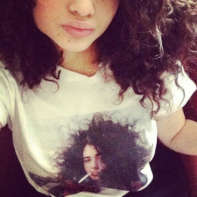 A jovem disse que não sabia o que fazer, porque sem alisar,
ele parecia morto