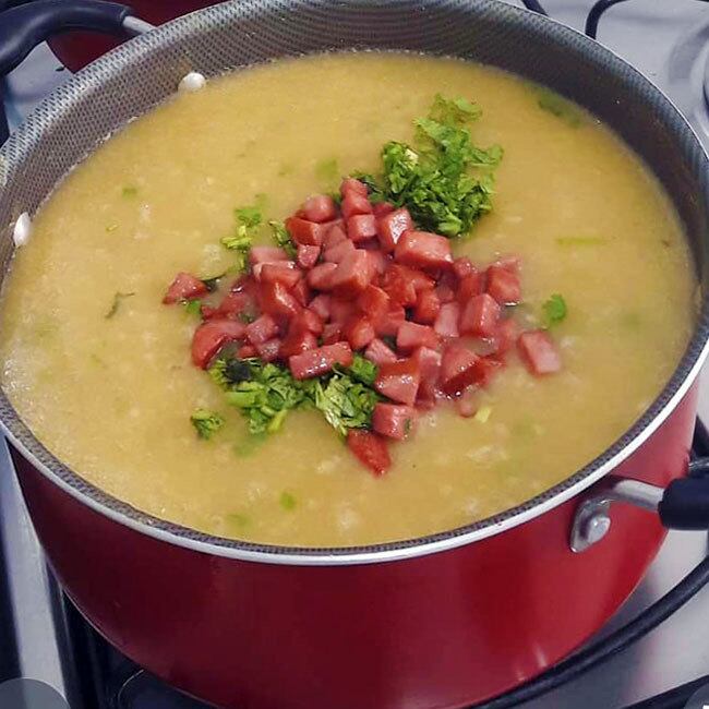 Caldo de Aipim com Calabresa e Bacon