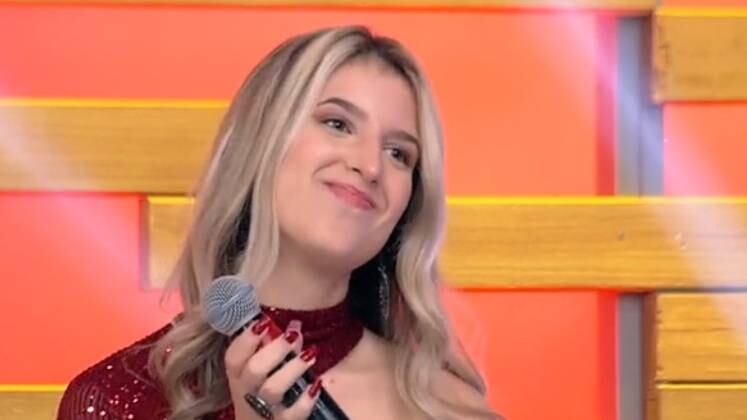 O fato é que as meninas têm um arsenal de foras para dispensar os rapazes. Depois
de descobrir que Raí torcia para o mesmo time que ela, Yasmin disse:
“Acho que os opostos se atraem”, e mandou o pretendente direto para o toco.