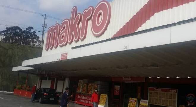 Loja da rede Makro sofreu tentativa de roubo nesta terça-feira (31)