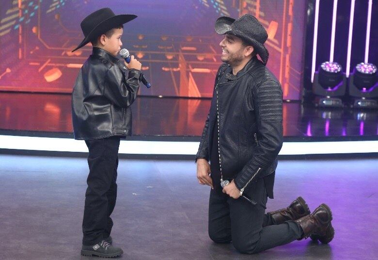 O menino se espelha no artista para se tornar um cantor de toada
+ Cantor Daniel tem encontro emocionante com fã centenária no Hora do Faro deste domingo (12)