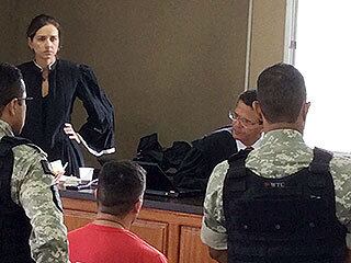 O conselho de sentença (jurados) foi formado por quatro homens e três mulheres. Policiais militares ficaram ao lado do réu durante o julgamento. O Ministério Público de Minas Gerais, na denúncia apresentada à Justiça, relatou que a vítima, A.F.P., foi abordada pelo ex-motorista em janeiro de 2009. Ela estava em seu veículo, em BH, e foi levada no próprio carro para Sarzedo, onde foi estuprada e estrangulada.