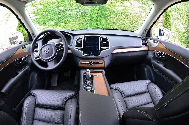 O interior do carro pode vir em duas cores clássicas: preto e bege claro

Teste: Volvo XC90 T8 é SUV híbrido com jeitão de esportivo