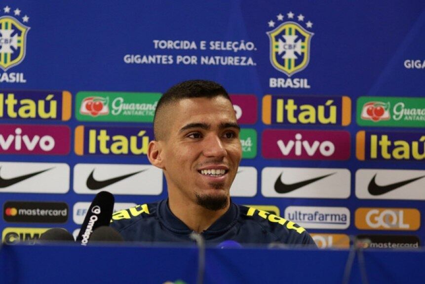 PRIMEIRA CONVOCAÇÃO - A euforia marcou a primeira entrevista coletiva de Allan como convocado da Seleção Brasileira. Nesta segunda-feira, o meio-campista destacou que passou por momentos de ansiedade até, finalmente, ganhar uma oportunidade sob o comando de Tite (Foto: Lucas Figueiredo/CBF)