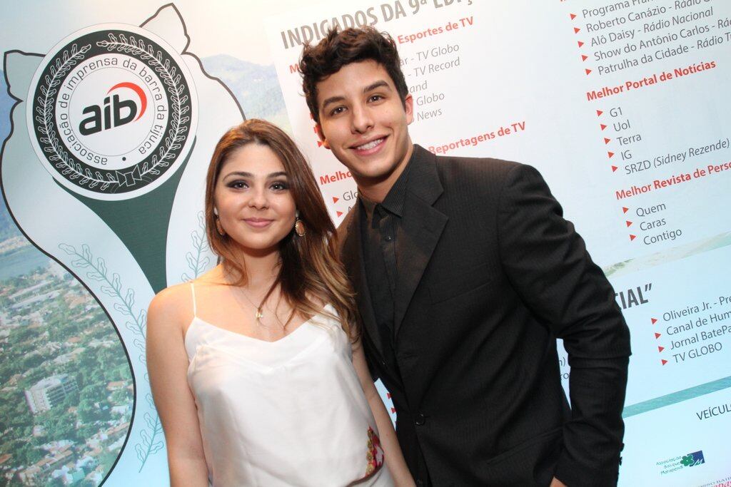 

Marcela
Barroso estava feliz por prestigiar a Record ao lado do namorado, o ator Ricky Tavares.

— Estou super feliz por poder participar desse momento de conquista da Rede
Record.

