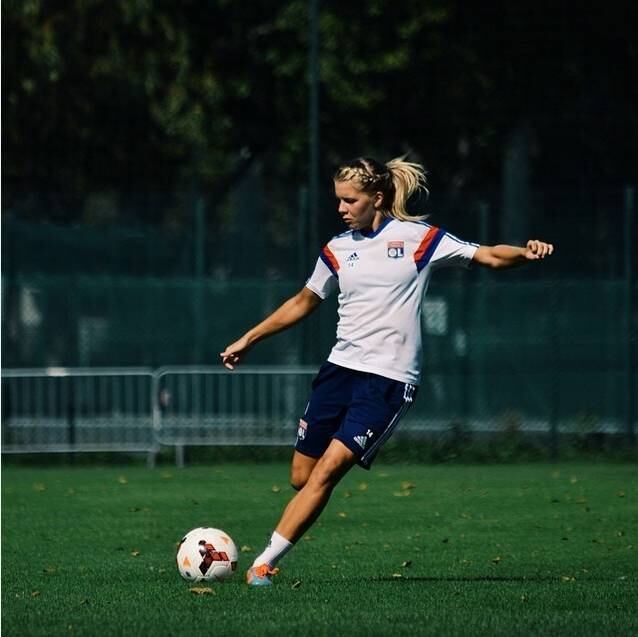 Mesmo sendo muito nova, Ada já é tratada como uma das principais jogadoras da seleção. Atacante do Lyon, da França, a loira é uma das promessas da equipe e apontada como uma das revelações do torneio