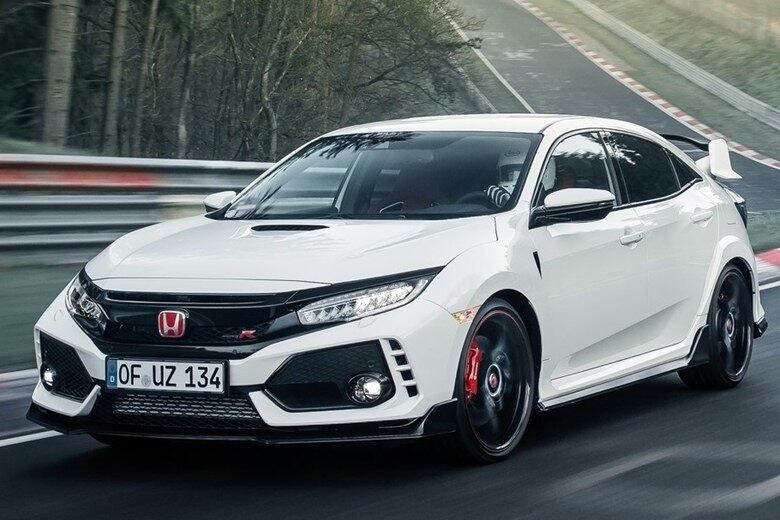 A última geração do Honda Civic Type R foi revelada recentemente, no Salão de Genebra, na Suíça. Em relação ao modelo de produção, este teve redução de 16 kg, além de 38% a mais de rigidez torcional, nova suspensão traseira de multibraços, bitolas e implantação de pneus mais largos