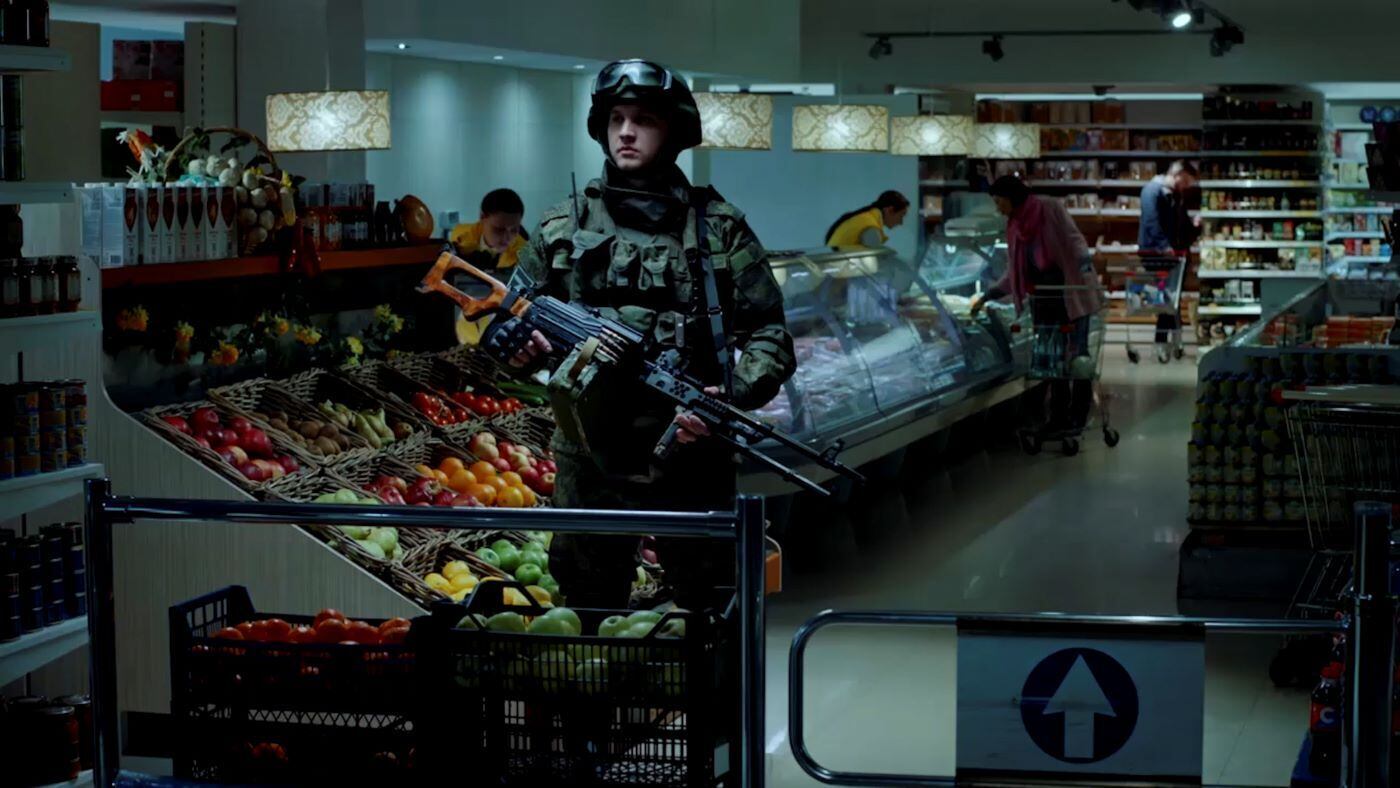 Cena de propaganda usada pelo Exército da Rússia para incentivar o alistamento militar