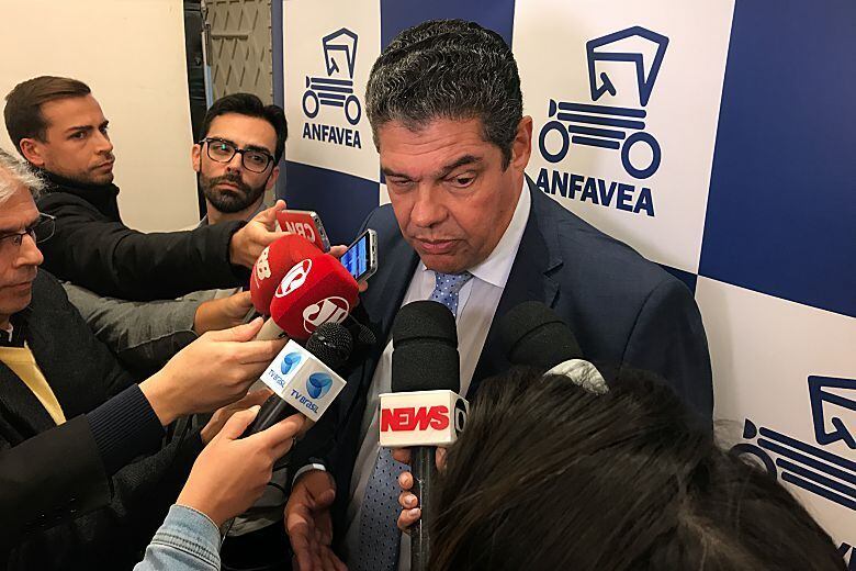 Antonio Megale, presidente da Anfavea, fala com jornalistas