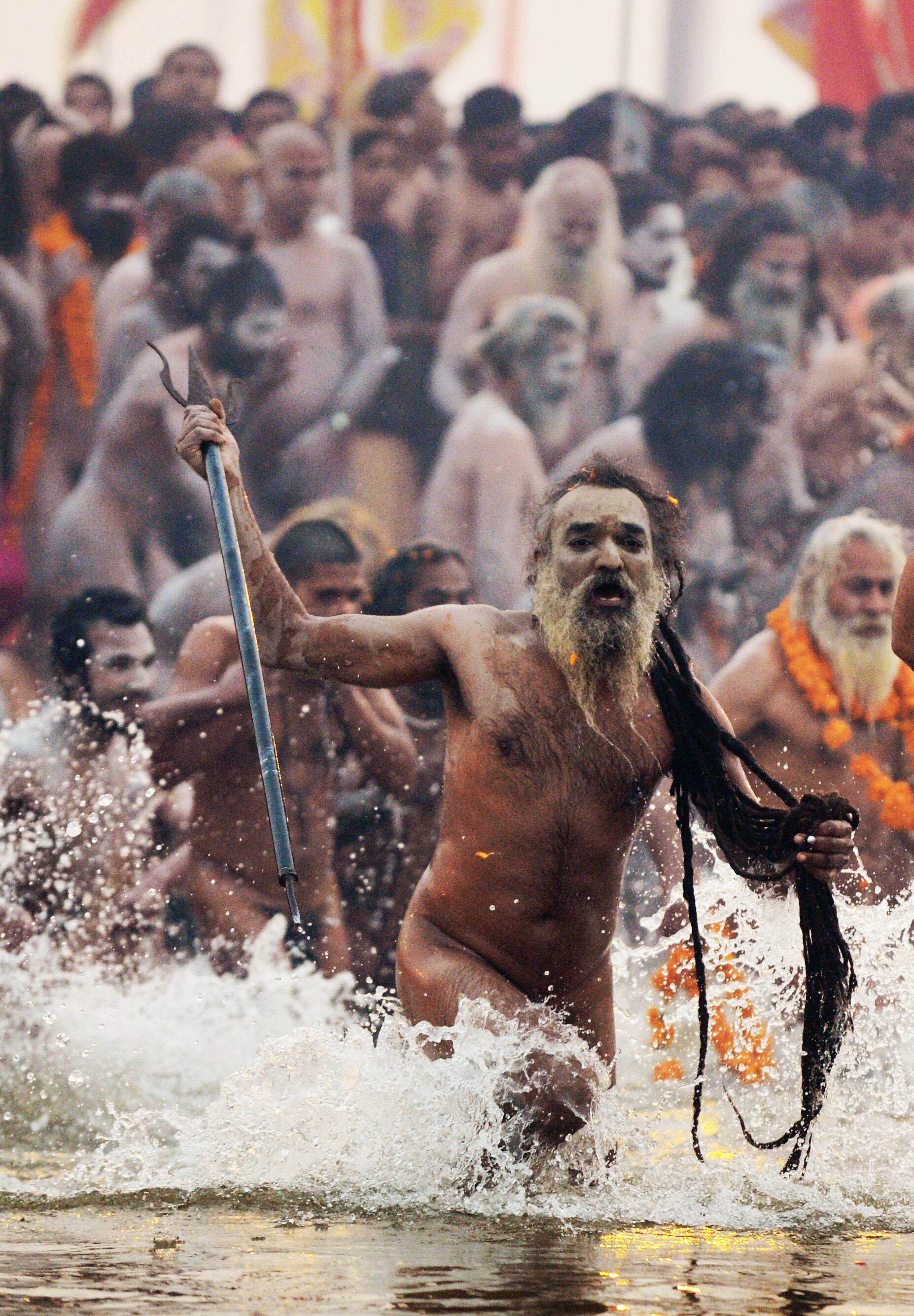 O governo local gastou o equivalente a vários milhões de reais para prover a infraestrutura necessária, incluindo 35 mil banheiros e o deslocamento de 30 mil policiais