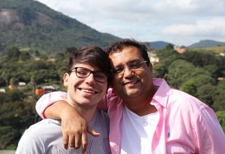 Geraldo Luis é muito apegado ao seu filho, João Pedro, e não esconde isso de ninguém! A todo momento, o apresentador do Domingo Show demonstra o seu amor pelo rapaz nas redes sociais. Veja a seguir alguns dos momentos mais especiais entre os dois