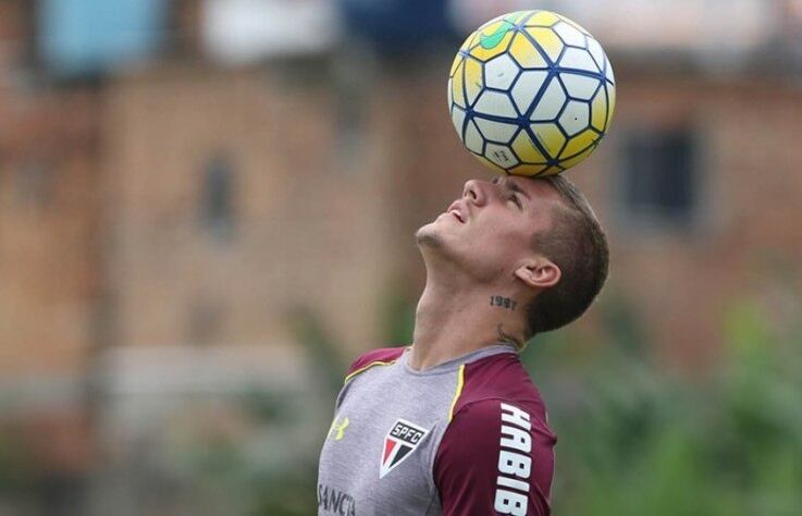 LYANCO — O zagueiro foi promovido ao elenco principal do São Paulo em 2015 e vendido ao italiano Torino, em 2017, após 25 jogos e um gol. Após um período de empréstimo ao Bologna, está novamente no Torino e costuma ser chamado para seleções de base