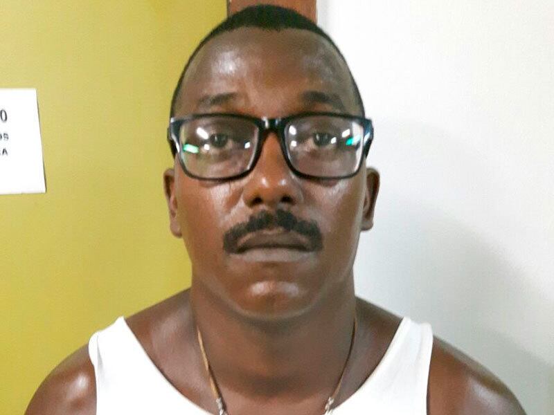 Luiz Roberto de Jesus Freire, de 38 anos, foi surpreendido no 2 de Julho, onde reside