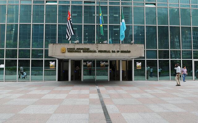 Juízes protestam por segurança após atentado contra magistrada federal