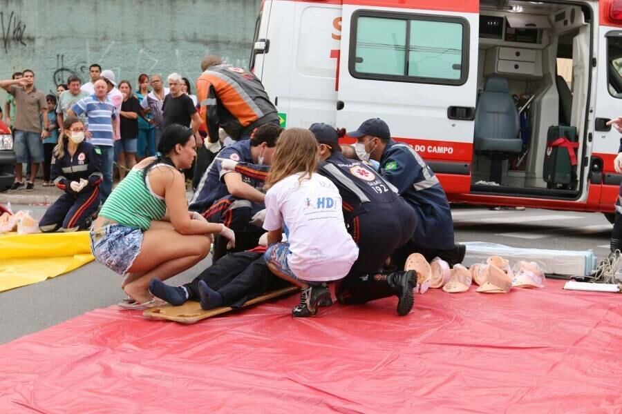 A Defesa Civil Municipal foi acionada para avaliar a estrutura do prédio