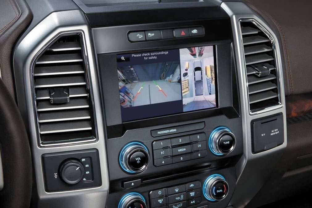 Presente em modelos como o BMW 640i, um sistema de câmeras dá ao motorista visão de 360º ao redor da picape

Saiba tudo sobre carros! Acesse R7.com/carros
E confira os melhores preços de novos e usados em r7.icarros.com.br
