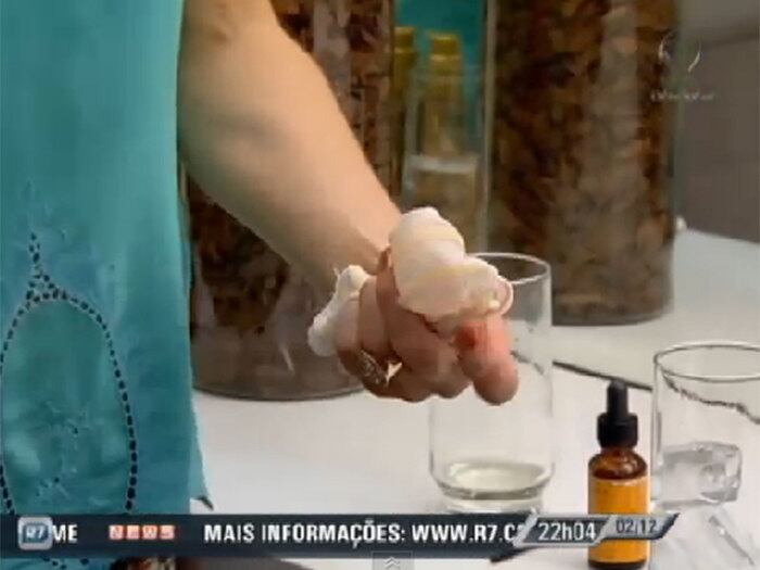 

A dica do gelo não tem custo nenhum, rápida e fácil. É a
técnica de beleza da atriz Babi Xavier

