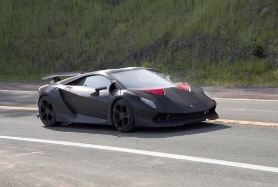 Lamborghini Sesto Elemento tem 580 cavalos de potência 