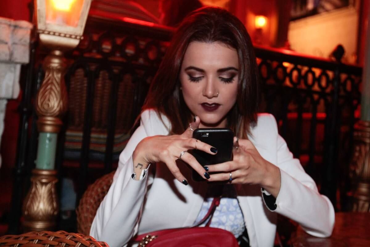 A gata evitou fotos com o filho de Fábio Jr.