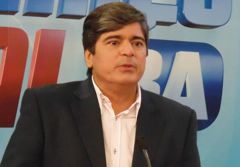 Falcão e nova diretoria do clube foram eleitos com maioria dos votos do conselho