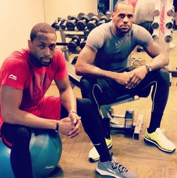 17. LeBron Raymone James, de 29 anos, é um jogador de basquete norte-americano, que atua pelo Miami Heat da National Basketball Association (NBA). Esta foto recebeu 4,503,749 curtidas