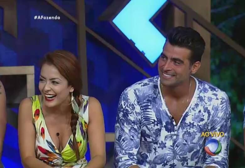 Li Martins e JP Mantovani, que formaram parceria dentro do reality, deram risadas e contaram que estão se conhecendo
+ Veja fotos dos bastidores da grande final de A Fazenda 8
+ Veja as expressões de Ana Paula Minerato, vice-campeã de A Fazenda 8
+ Douglas Sampaio é o campeão de A Fazenda 8. Relembre a participação do vencedor
+ Ana Paula Minerato é vice-campeã de A Fazenda 8. Veja como foi a participação da peoa no reality show
+ Luka Ribeiro é o terceiro colocado de A Fazenda. Relembre a trajetória do ator
+ “Tem participante que vai colher frutos muito ruins aqui fora”, crava JP Mantovani
+ Douglas leva tapa na cara de Mara Maravilha, cai no choro e afirma: "Ela não merece um pingo de respeito"
+ Veridiana joga bebida em Marcelo Bimbi durante festa de encerramento e causa climão