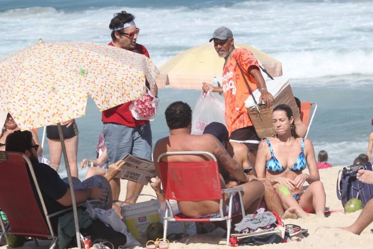 Luana Piovani fica brava com a presença do Pânico na praia