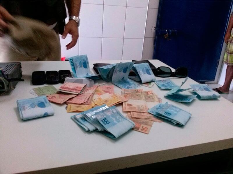 Trio e o material apreendido foram apresentados na delegacia de Morro do Chapéu