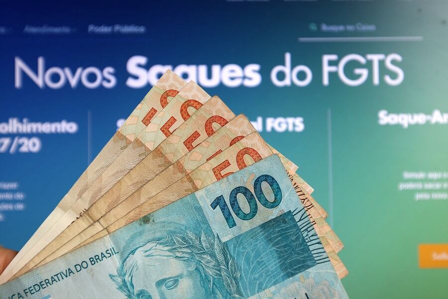 Saque emergencial permite saque de até R$ 1.045 para o trabalhador