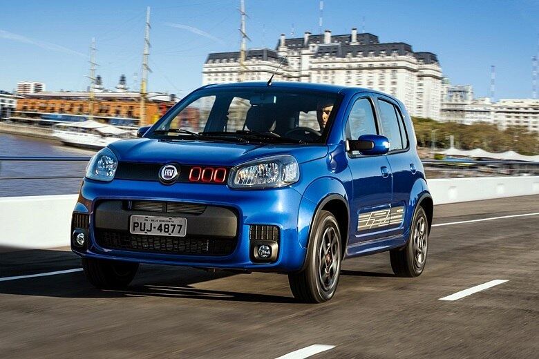 5º) Fiat Uno — 8.011 unidades