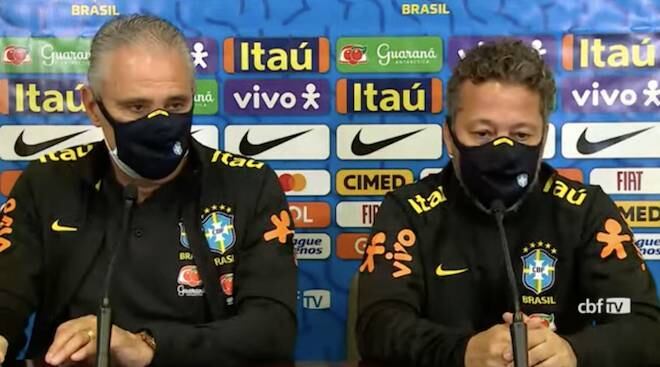 Tite concedeu entrevista ao lado de Cleber Xavier