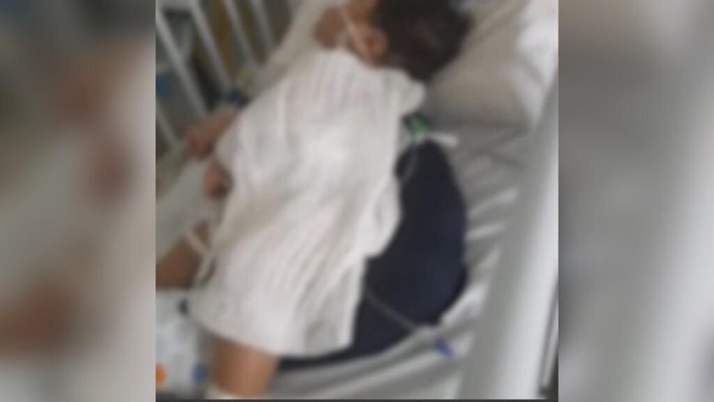 Alguns pais levam ventiladores de casa para refrescarem os filhos